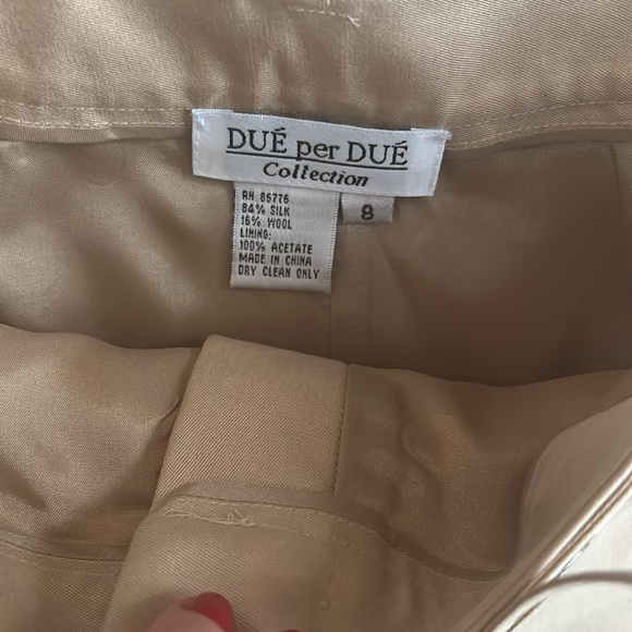 Beige skirt with pockets and removable belt - Picture 3 of 3